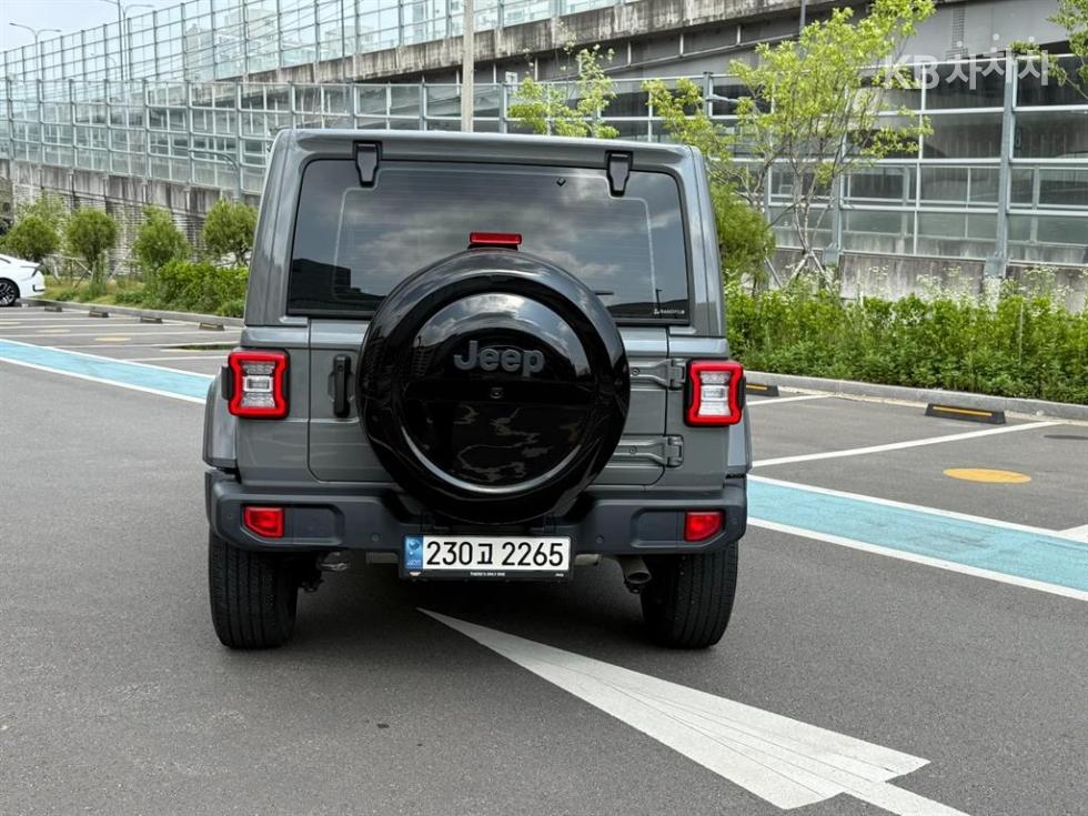 2023 Jeep (JL) photo