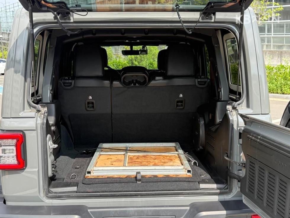 2023 Jeep (JL) photo