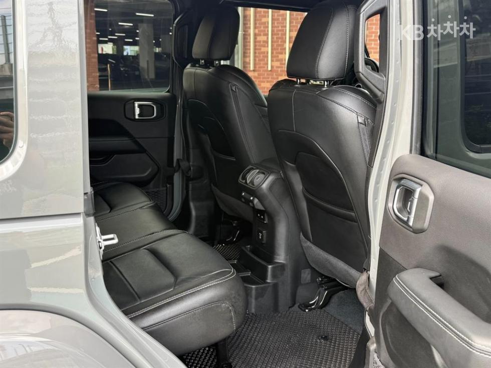 2023 Jeep (JL) photo