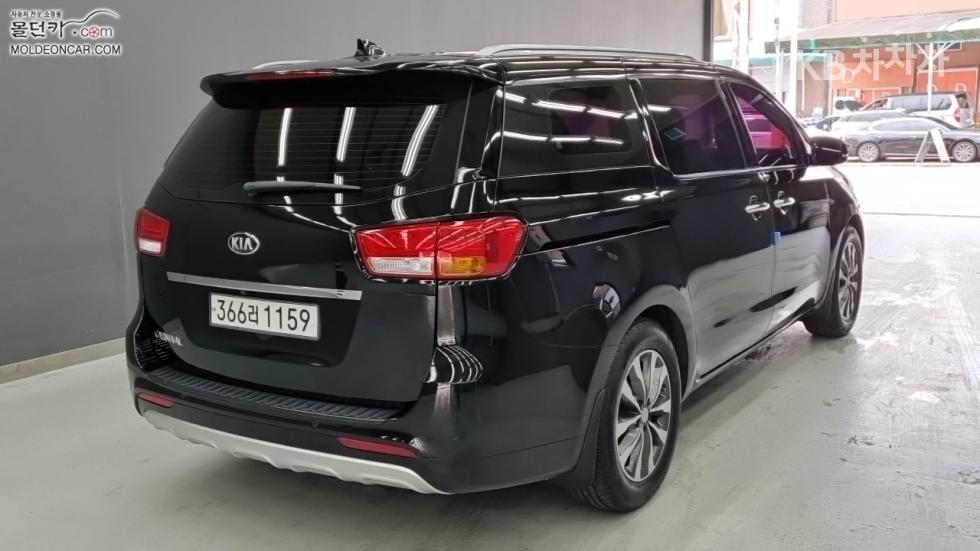 2018 - kia carnival
