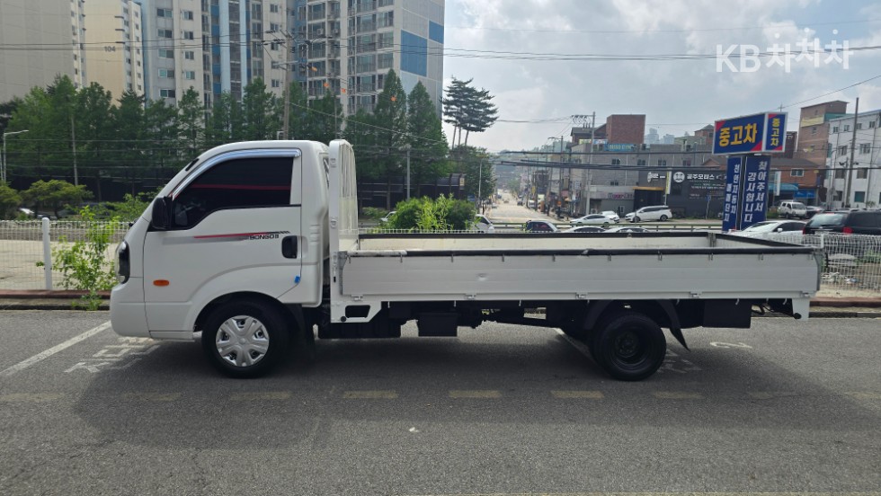 2020 - kia bongo iii