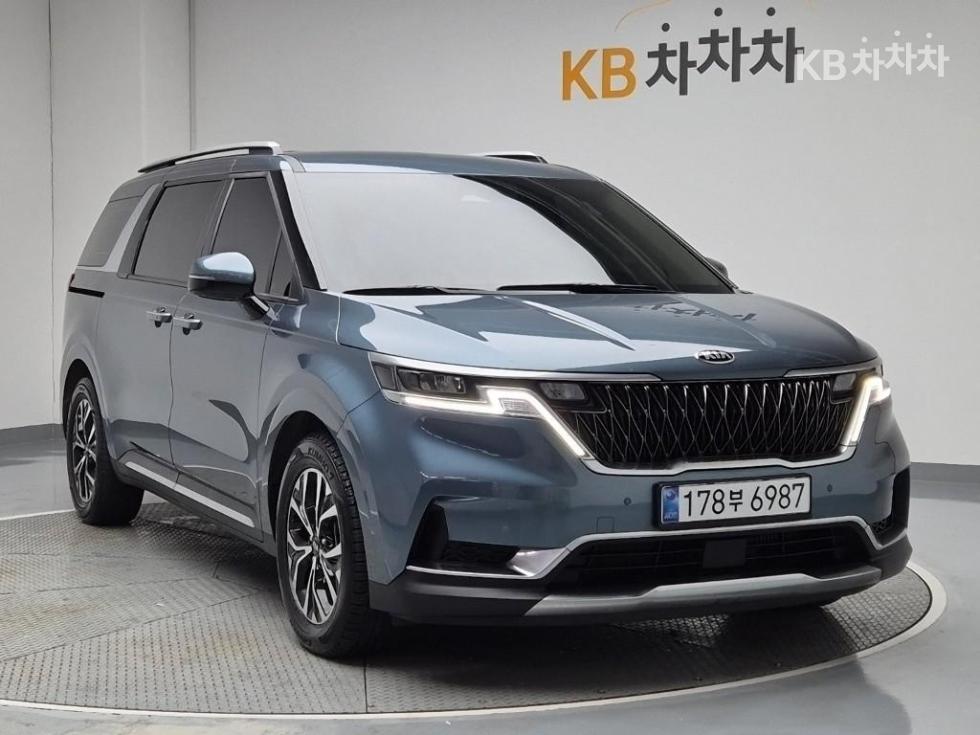 2021 - kia carnival
