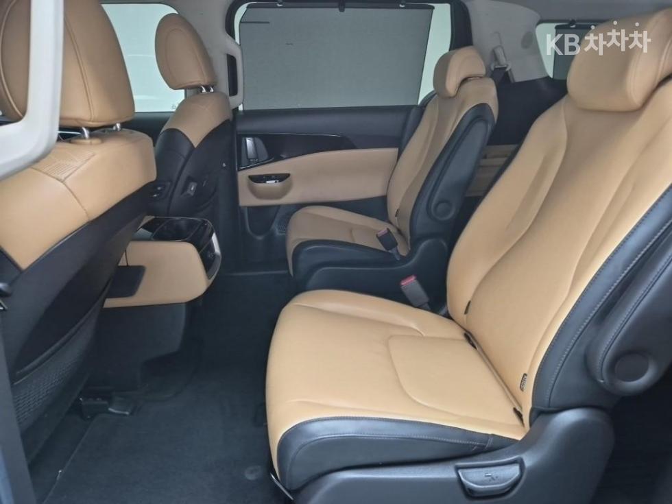 2021 - kia carnival