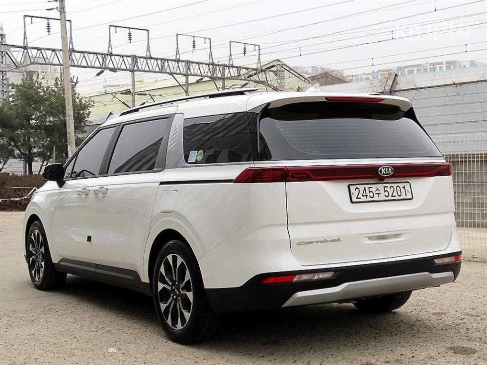 2021 - kia carnival
