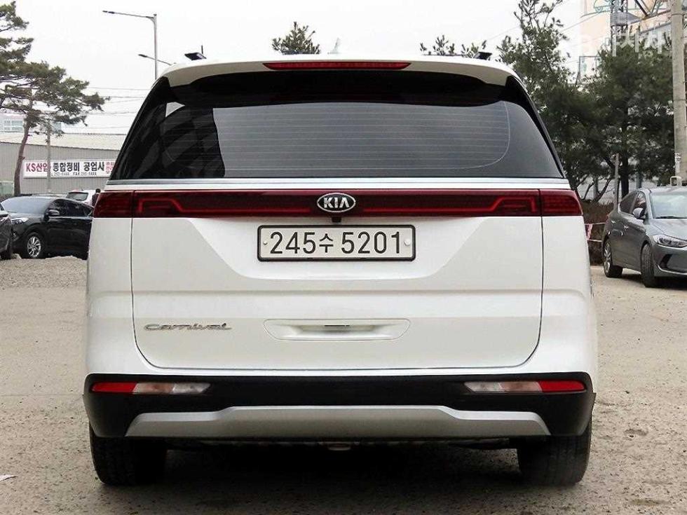 2021 - kia carnival