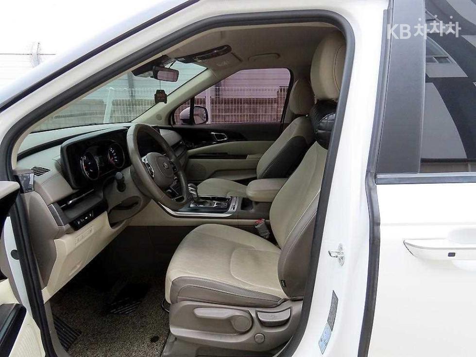 2021 - kia carnival