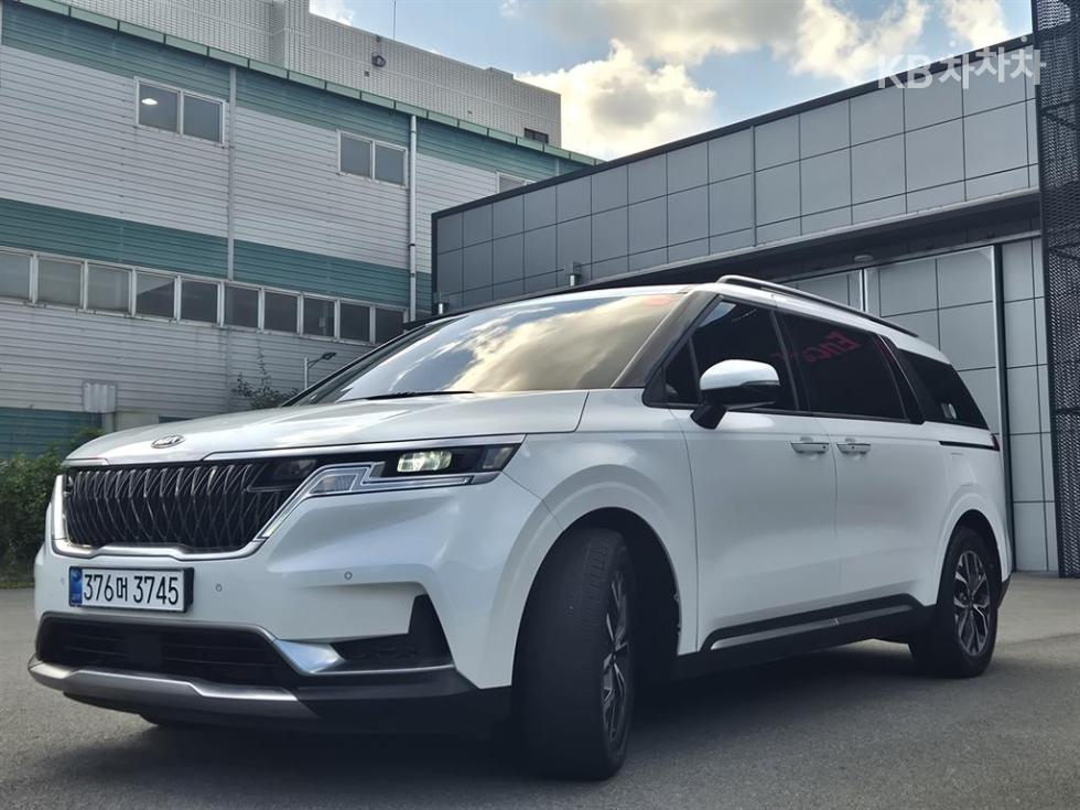 2021 - kia carnival