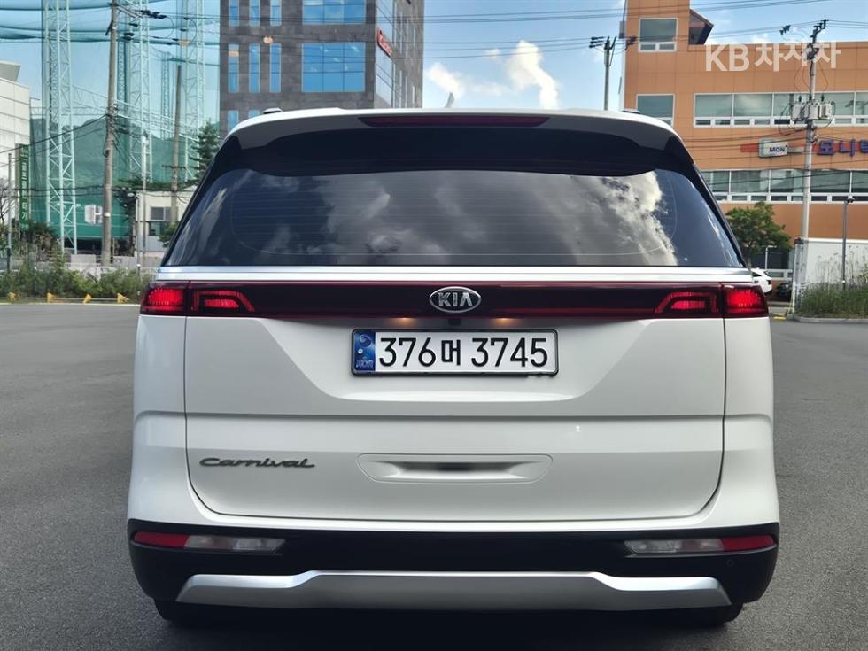 2021 - kia carnival