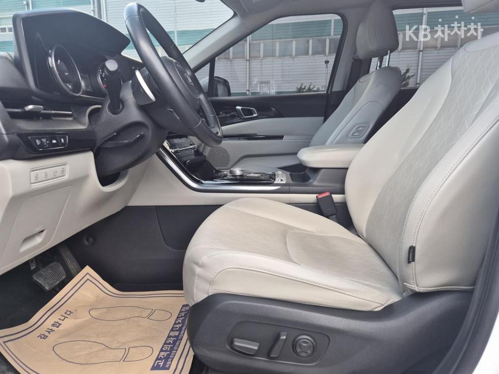 2021 - kia carnival