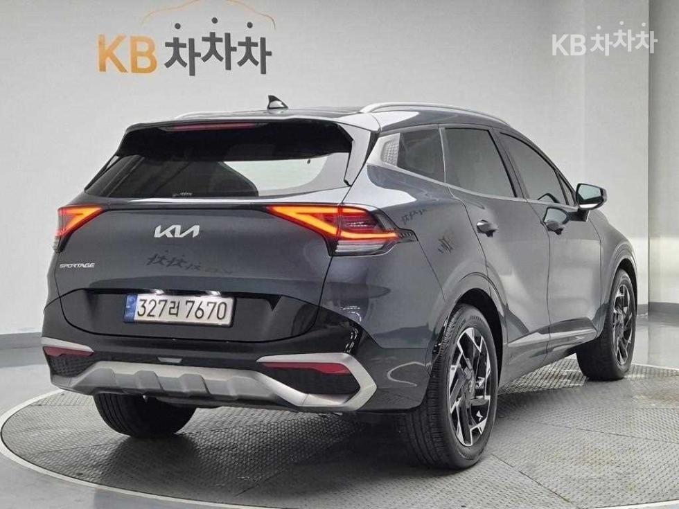 2023 - kia sportage