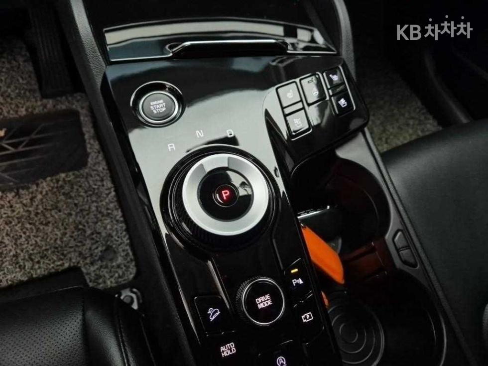 2023 - kia sportage
