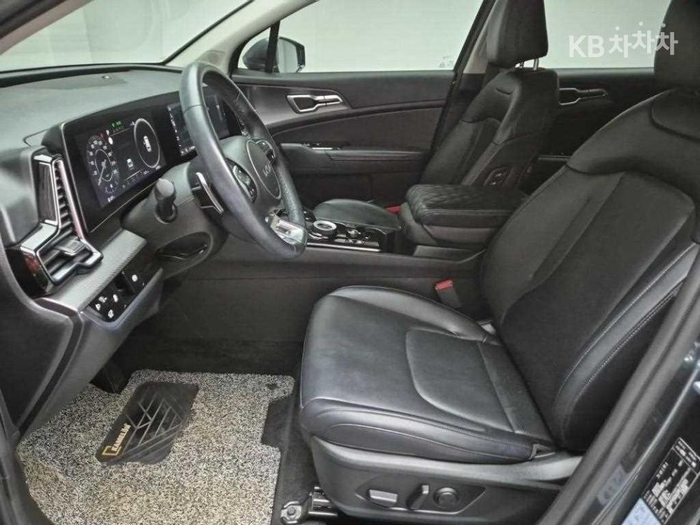 2023 - kia sportage