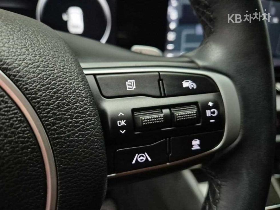 2023 - kia sportage