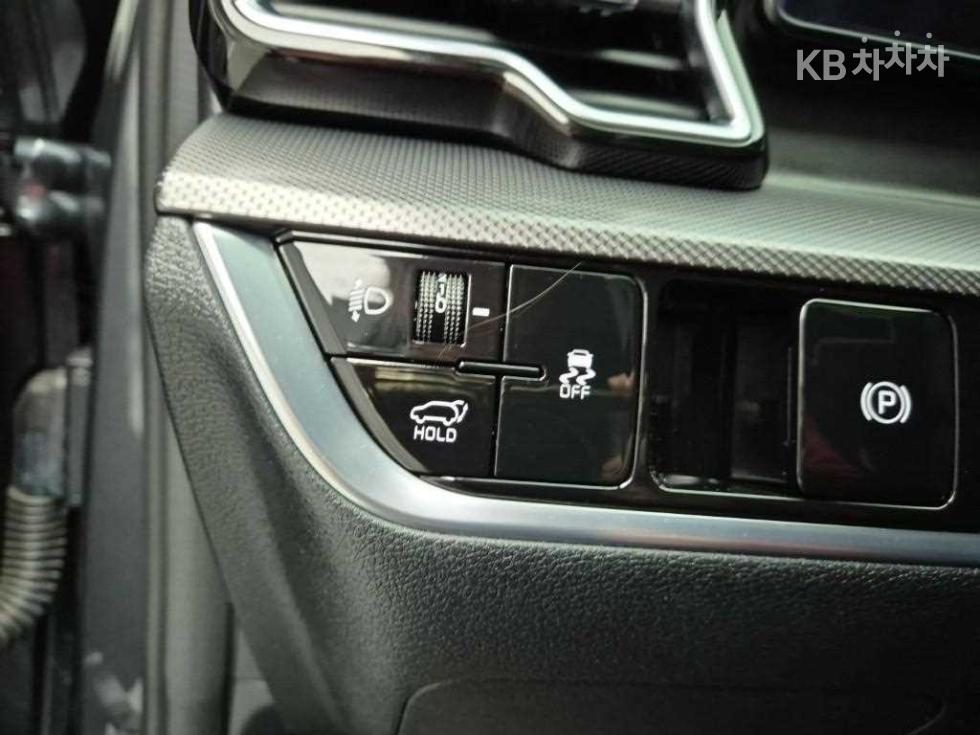 2023 - kia sportage