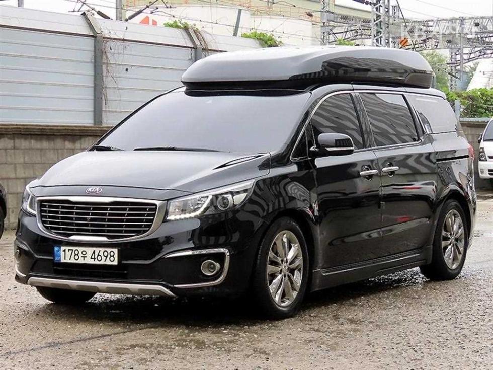 2018 - kia carnival