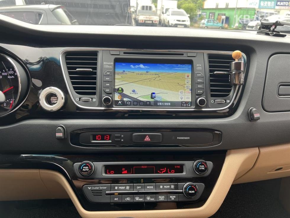 2018 - kia carnival