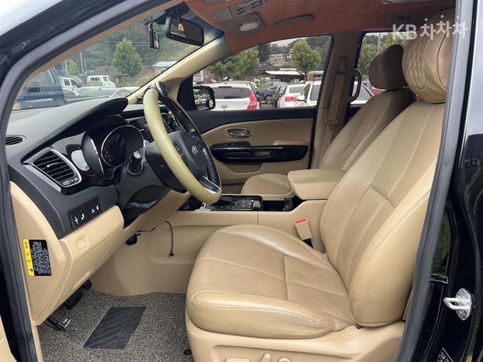 2018 - kia carnival