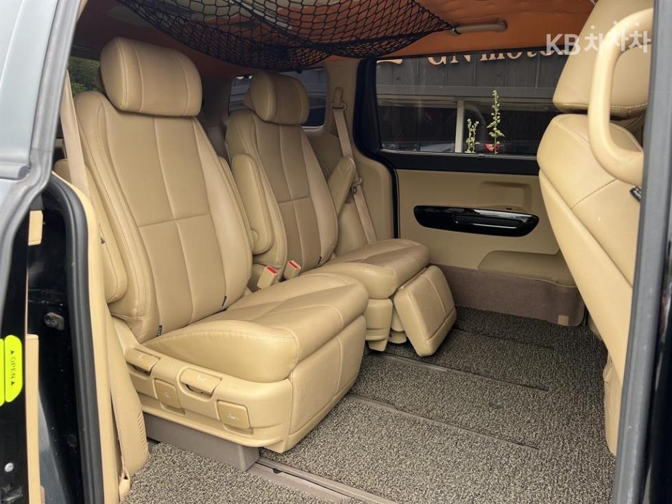 2018 - kia carnival