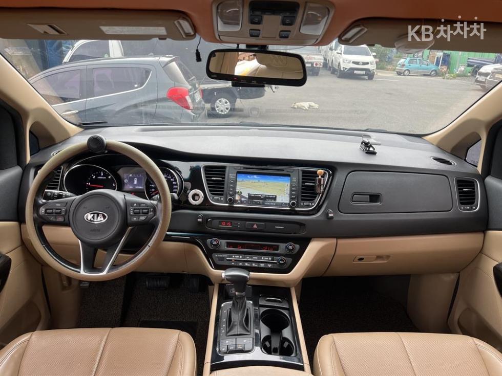 2018 - kia carnival