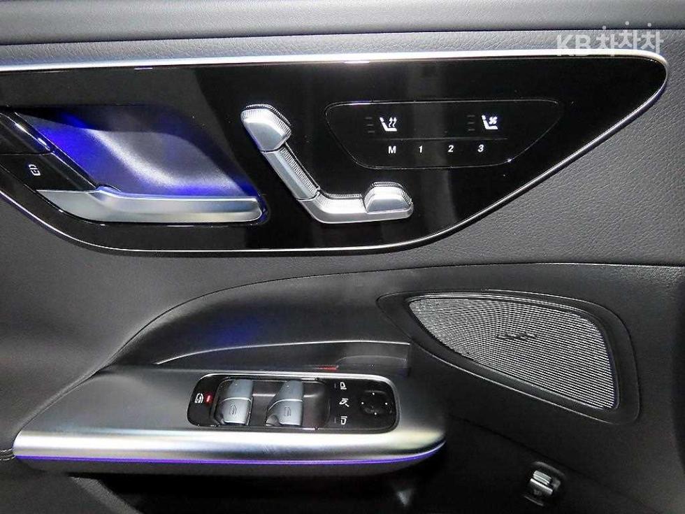 2025 - mercedes-benz c-class