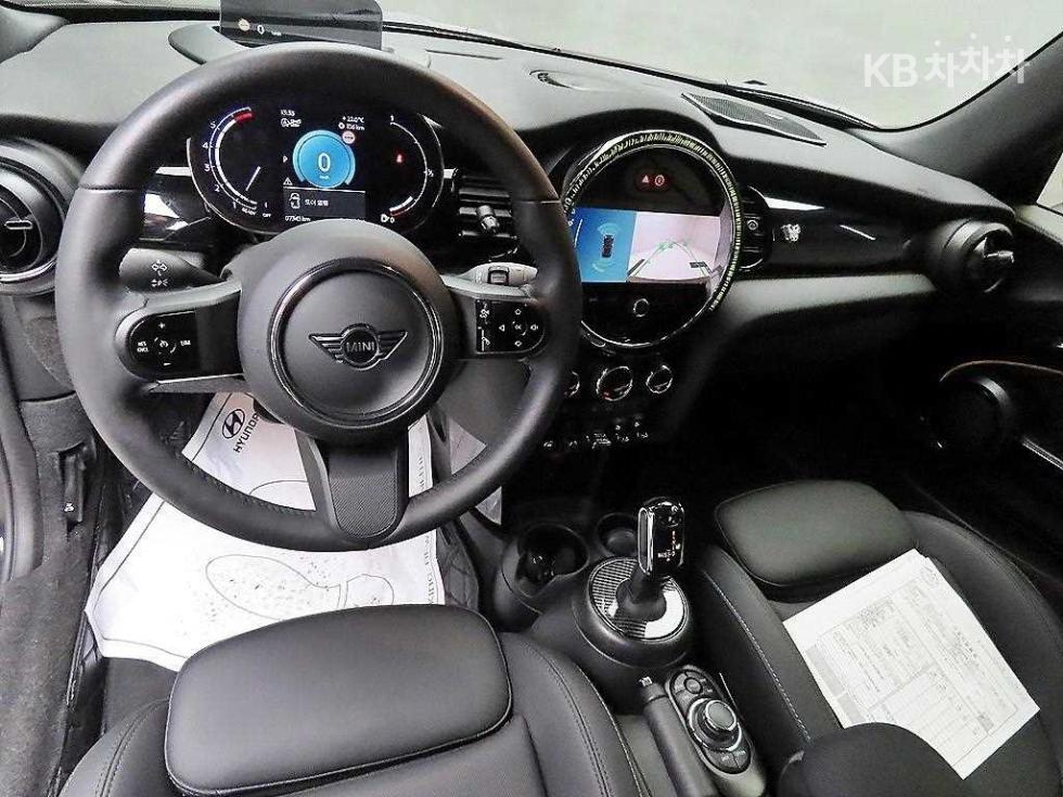 2024 MINI Used Car photo