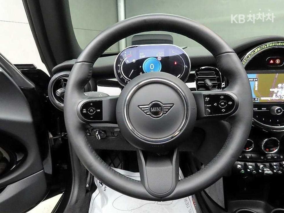 2024 MINI Used Car photo