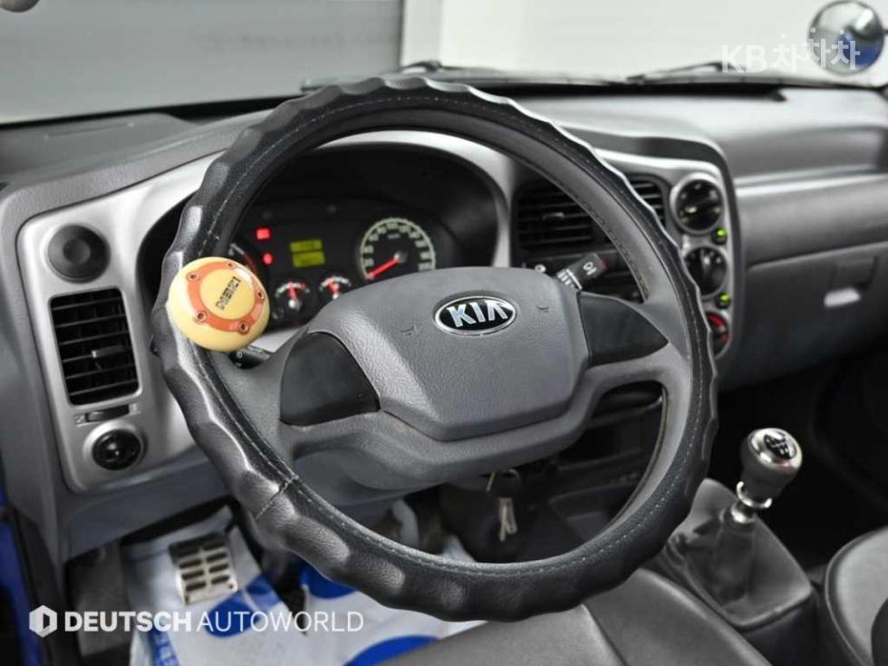 2013 - kia bongo iii
