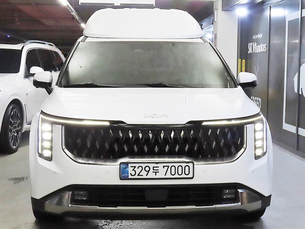 2025 Kia 4 photo