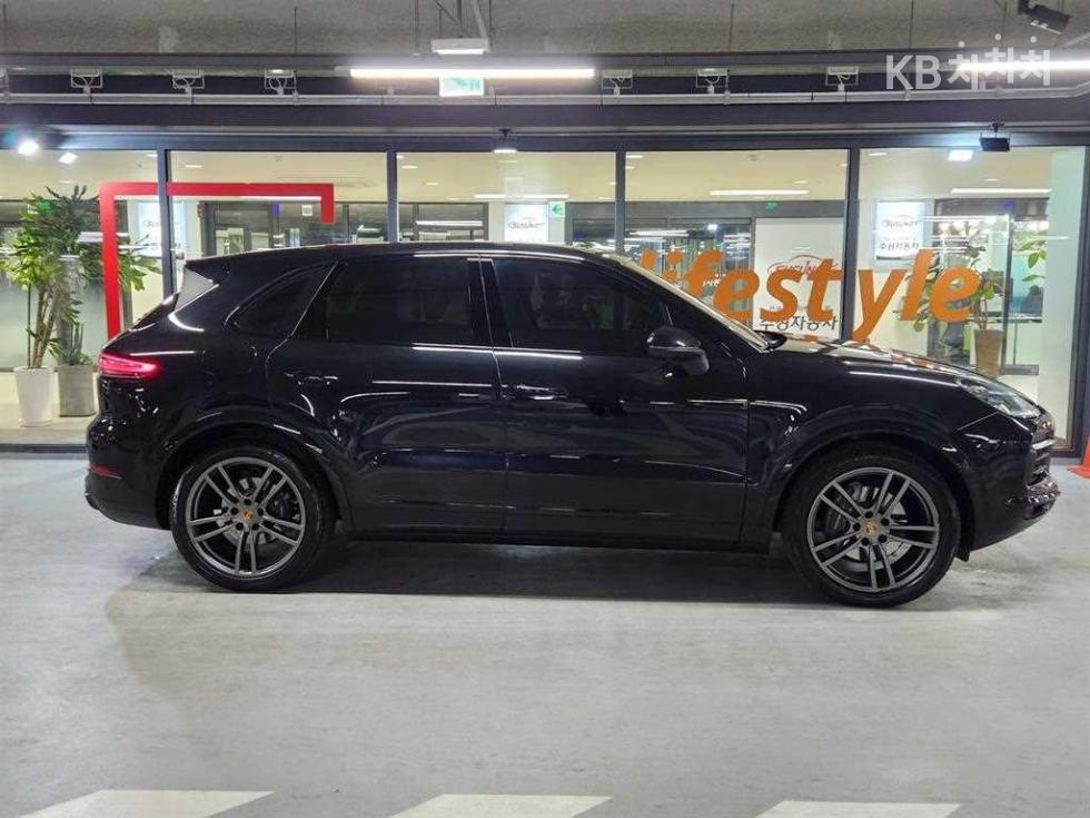Porsche Cayenne — miniaturë 3