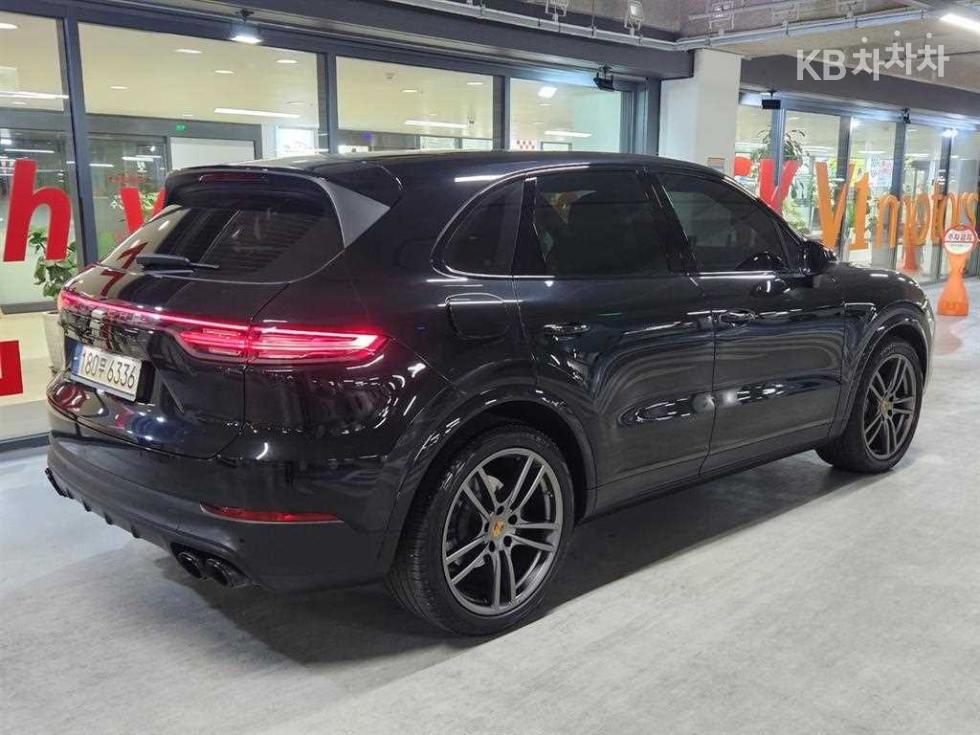Porsche Cayenne — miniaturë 4