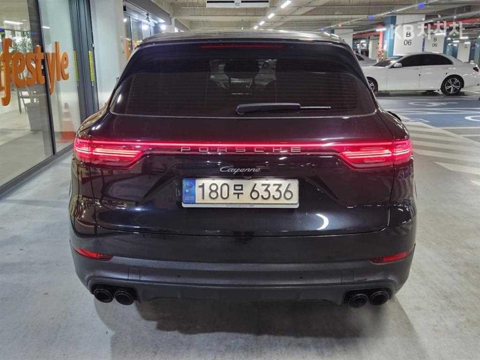 Porsche Cayenne — miniaturë 5