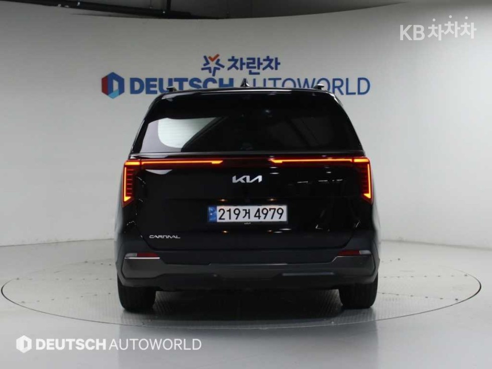 2025 - kia carnival
