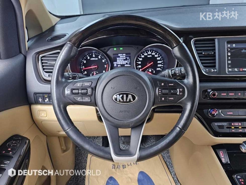 2019 - kia carnival