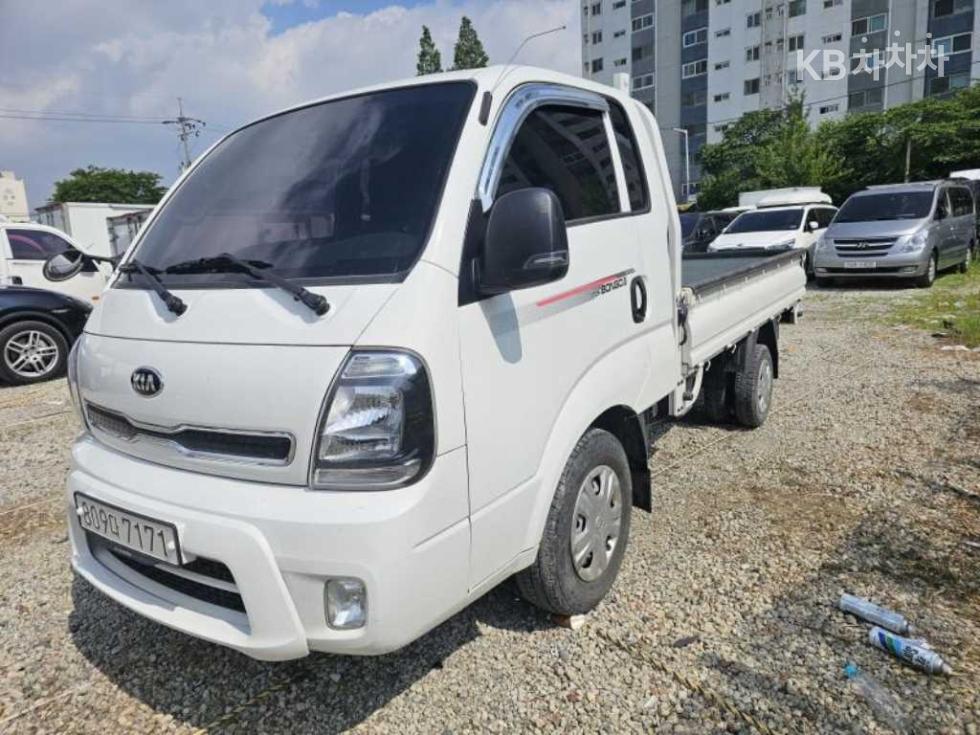 2021 - kia bongo iii