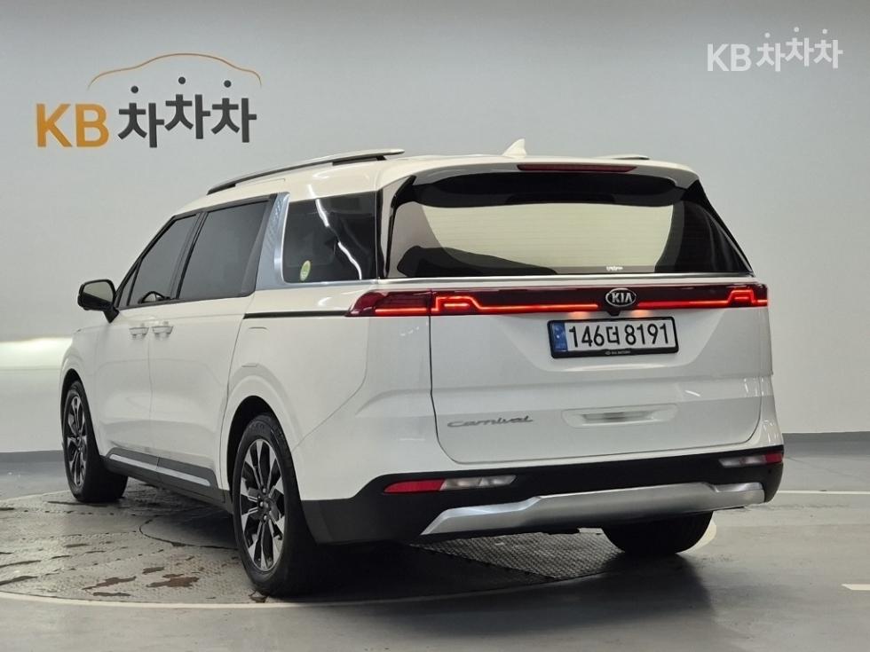 Kia Carnival — miniaturë 2