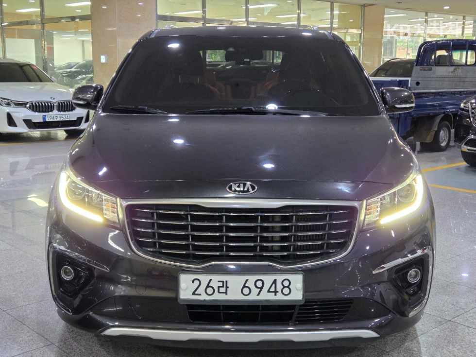 Kia Carnival — miniaturë 2