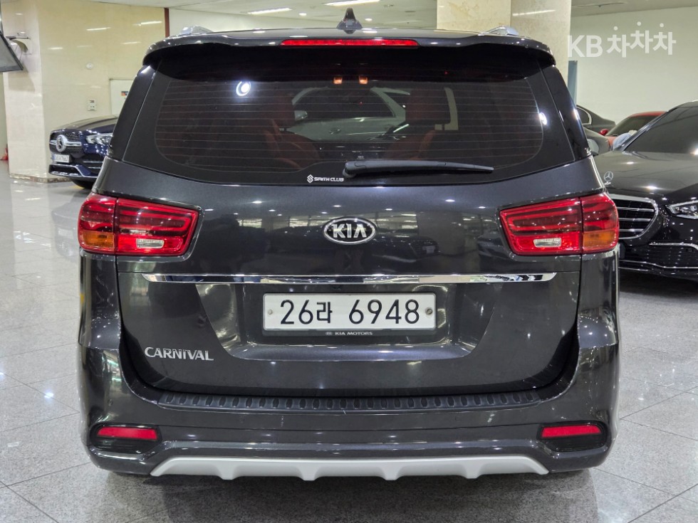 Kia Carnival — miniaturë 4