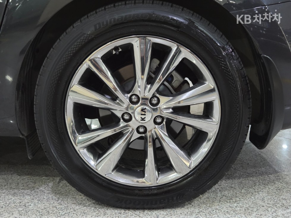 Kia Carnival — miniaturë 20