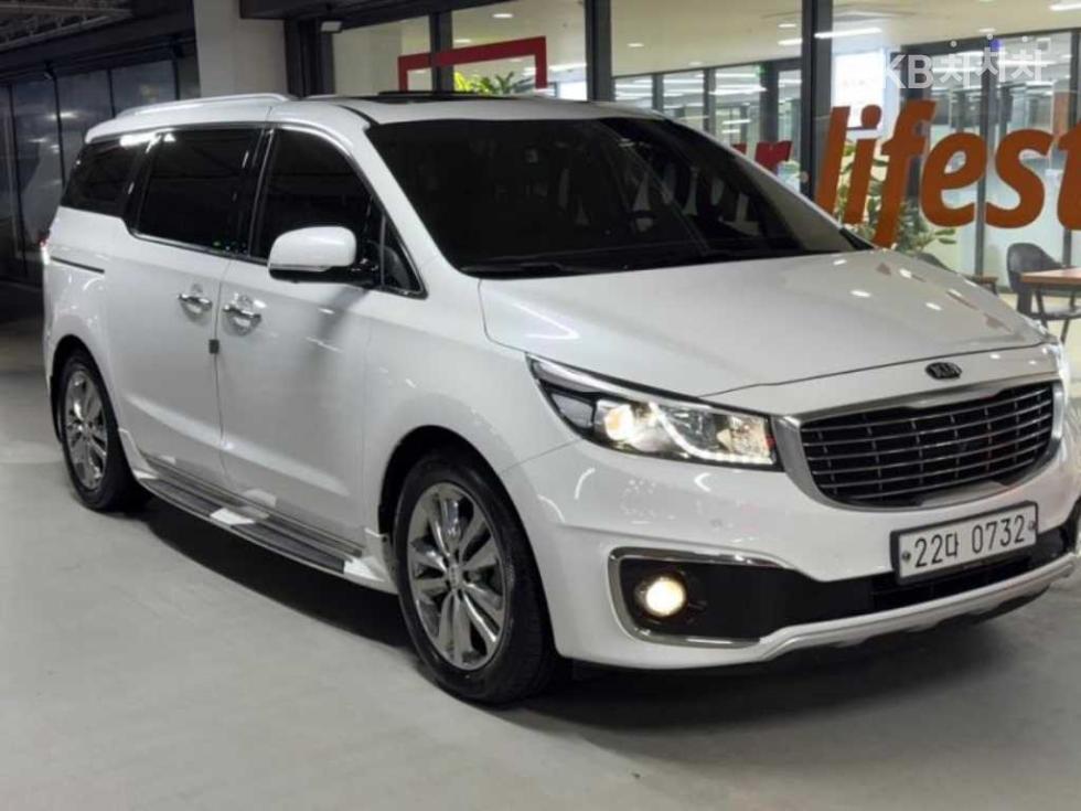 Kia Carnival — miniaturë 2