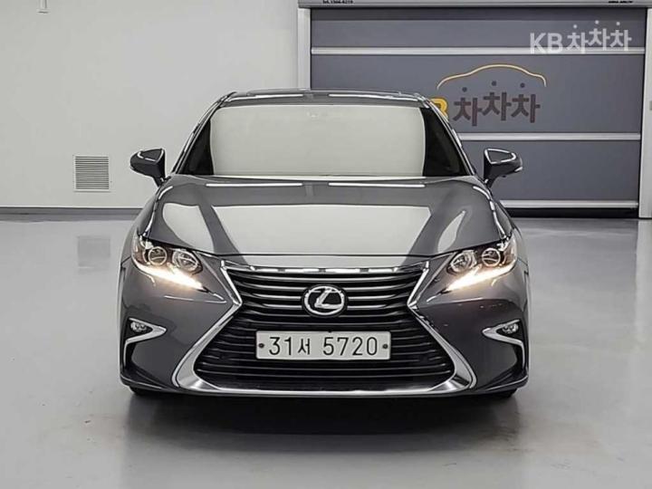 Lexus Es 350 2017 photo 2