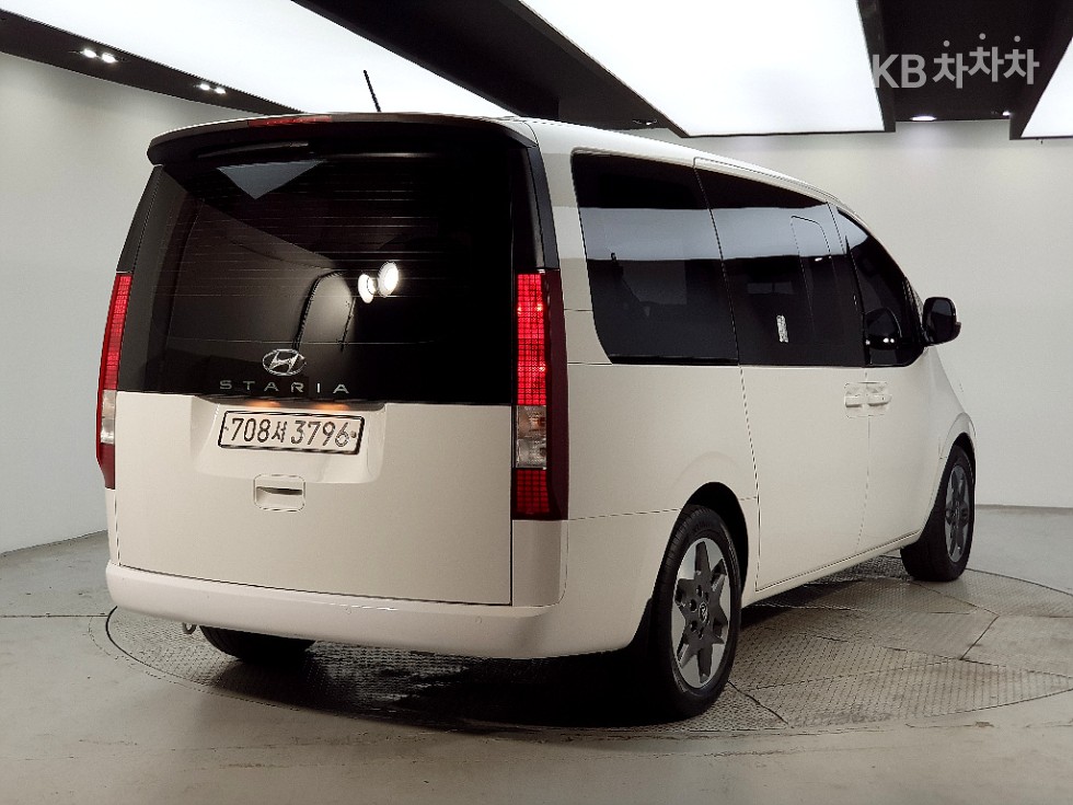Hyundai Staria — miniaturë 4