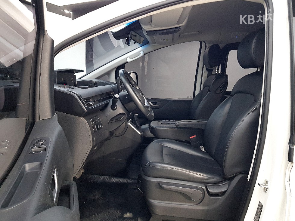 Hyundai Staria — miniaturë 8