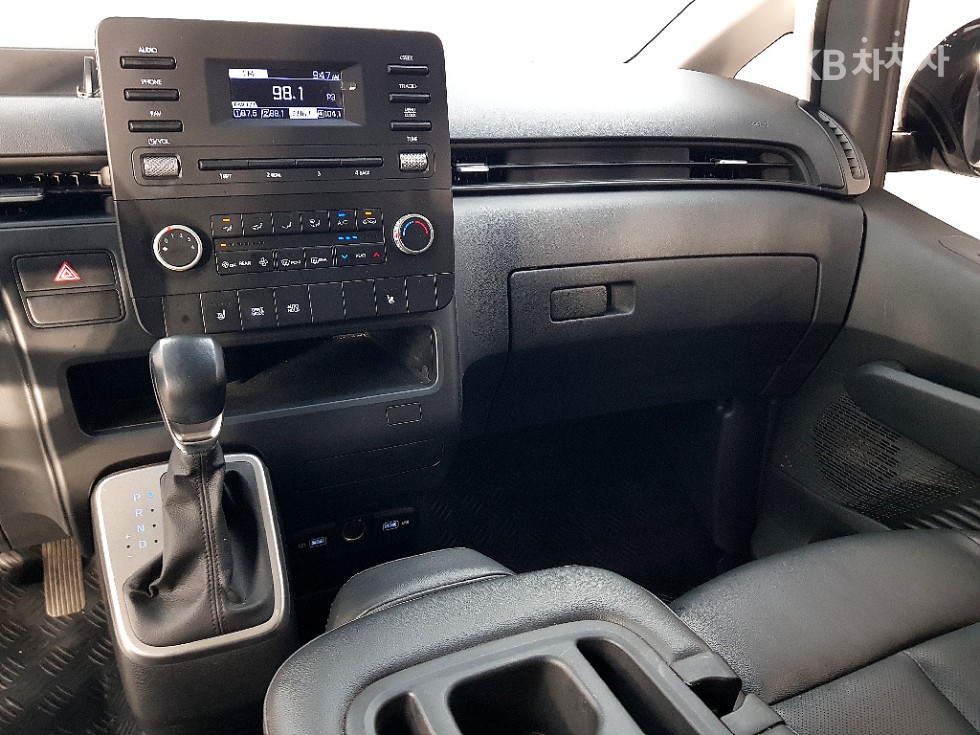 Hyundai Staria — miniaturë 10