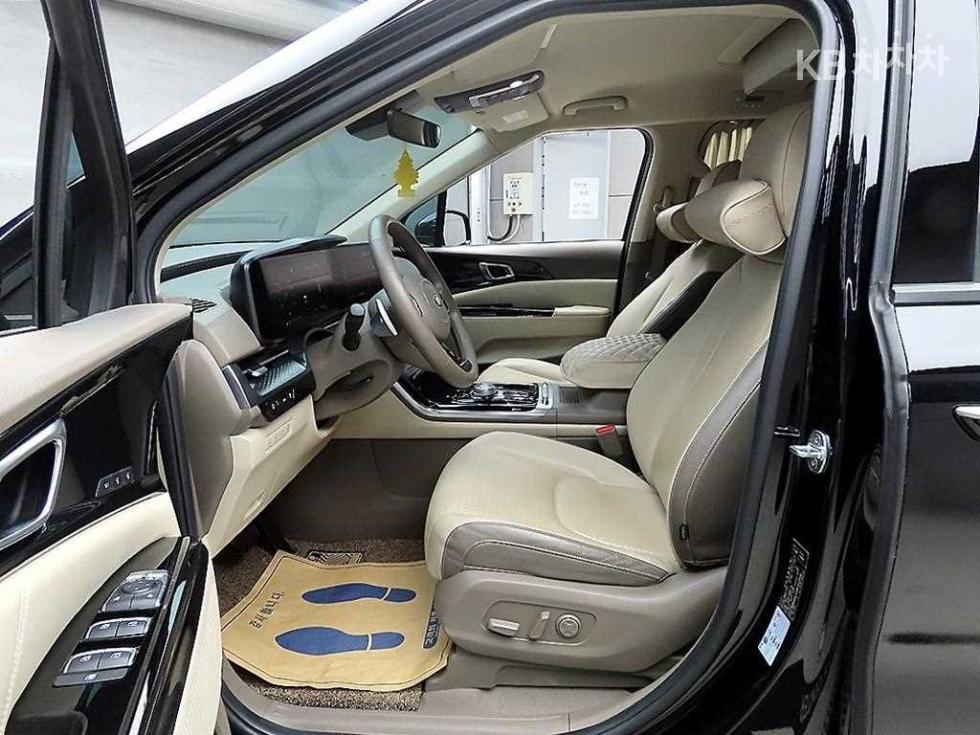 Kia Carnival — miniaturë 5