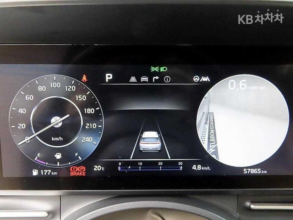 Kia Carnival — miniaturë 8