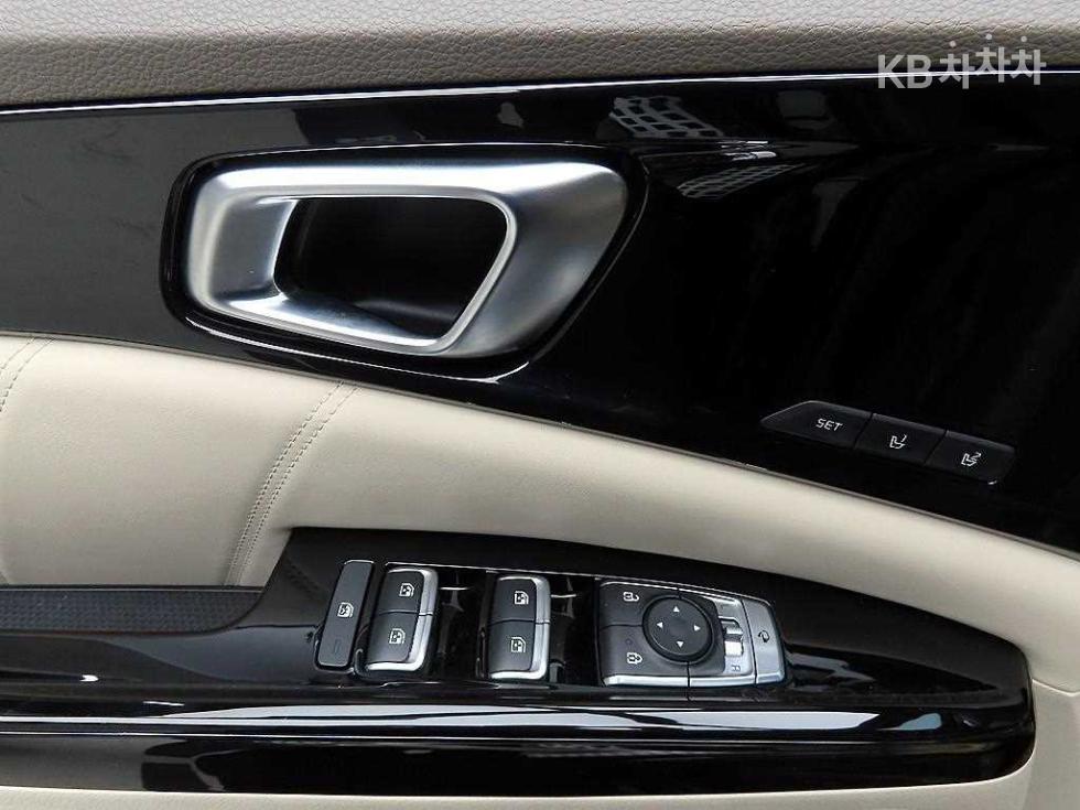 Kia Carnival — miniaturë 11