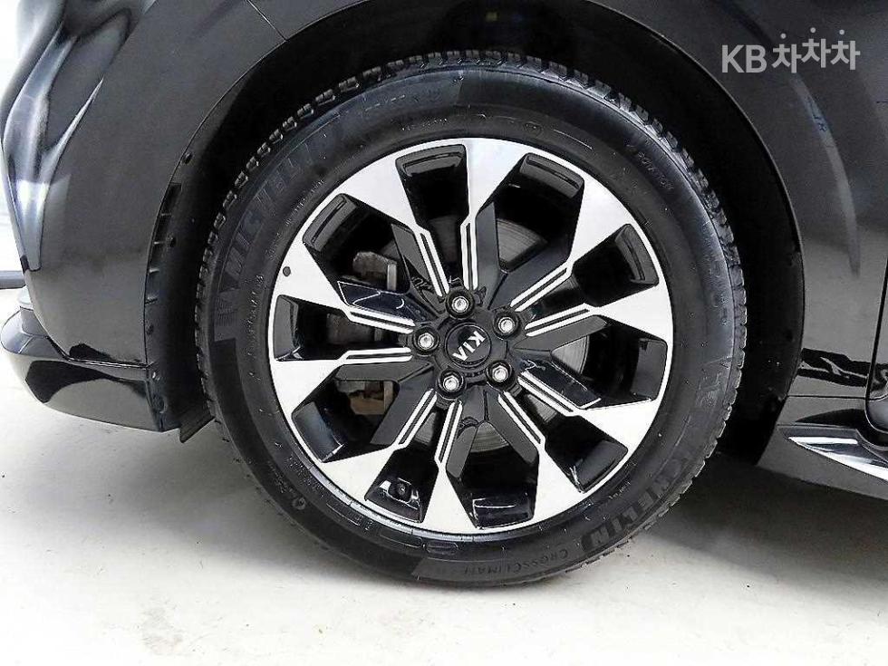 Kia Carnival — miniaturë 19