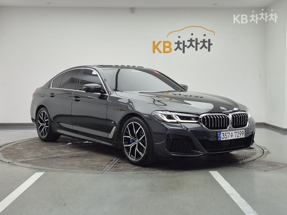 2022 BMW BMW 5 (G30) photo