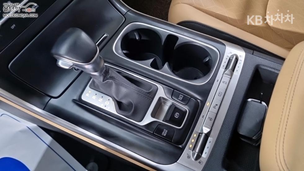 Kia Carnival — miniaturë 14