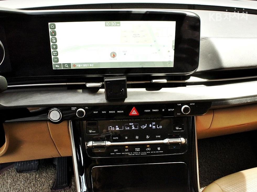 Kia Carnival — miniaturë 10